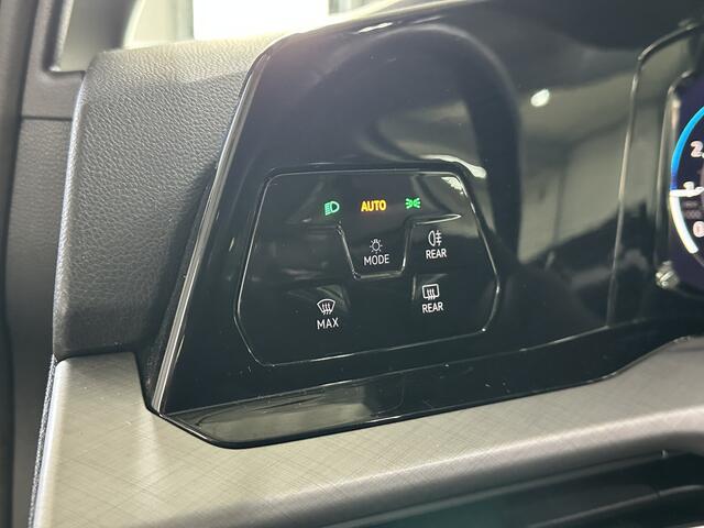 Volkswagen GOLF 1.5 TSI Life 150 pk | Navi | PDC | Winter pakket | Trekhaak |