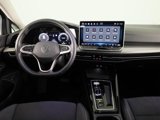 Volkswagen GOLF 1.5 eHybrid Style Edition 204 pk Automaat (DSG) | Verlengde garantie | Navigatie via App | Parkeersensoren (Park assist) | Achteruitrijcamera | Stoelverwarming |