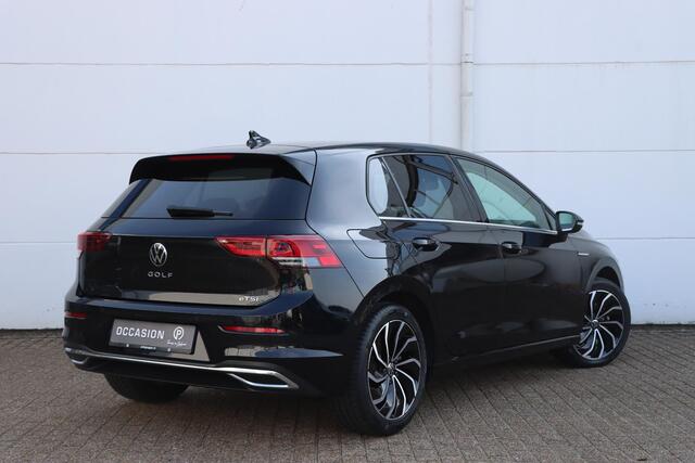 Volkswagen GOLF 1.5 eTSI Style 150pk DSG7 | IQ. Drive | Stuur + Stoelverwarming | Carplay | Memory