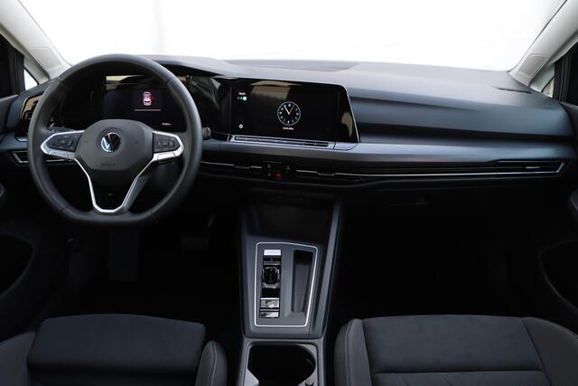 Volkswagen GOLF 1.5 eTSI Style 150pk DSG7 | IQ. Drive | Stuur + Stoelverwarming | Carplay | Memory