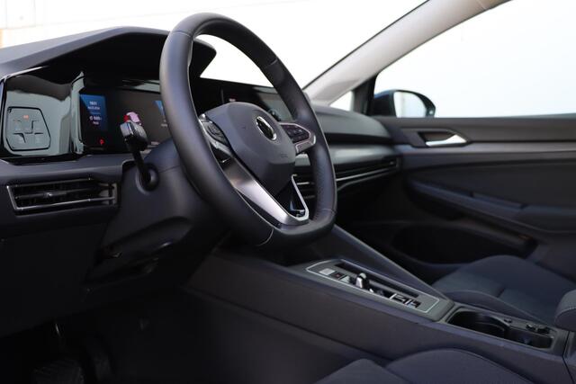 Volkswagen GOLF 1.5 eTSI Style 150pk DSG7 | IQ. Drive | Stuur + Stoelverwarming | Carplay | Memory