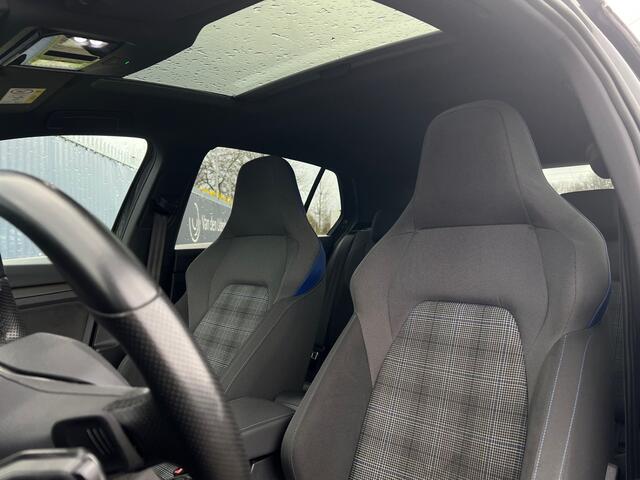 Volkswagen GOLF GTE 1.4 TSI DSG 245pk eHybrid Panoramadak Matrix
