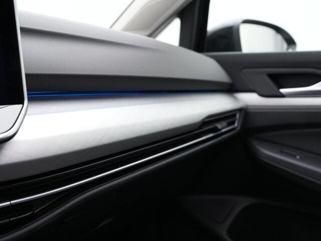 Volkswagen GOLF 1.5 eHybrid 204 pk Life Edition | Panoramadak | Stuur-/stoelverwarming | Achteruitrijcamera | Adaptive Cruise