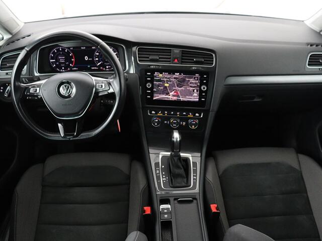 Volkswagen GOLF Variant 1.0 TSI Comfortline Business | Stoleverwarming | Trekhaak | Carplay | Massage | Navigatie | Parkeerhulp | Adaptive cruise | Camera