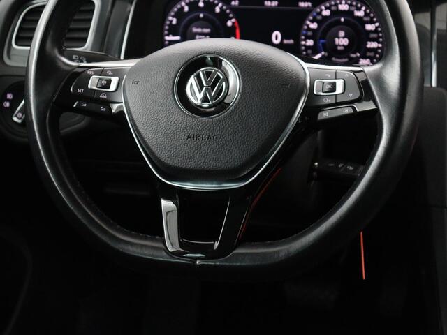 Volkswagen GOLF Variant 1.0 TSI Comfortline Business | Stoleverwarming | Trekhaak | Carplay | Massage | Navigatie | Parkeerhulp | Adaptive cruise | Camera