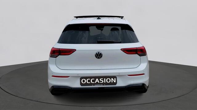 Volkswagen GOLF 1.5 eTSI R-Line Business | Black Style | Panoramadak | 18" |