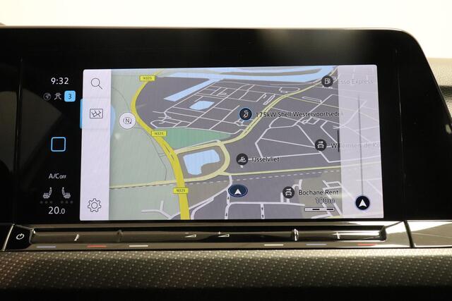 Volkswagen GOLF 1.5 eTSI R-Line | Camera | Adaptieve Cruise | IQ LIGHT | Winter pakket |