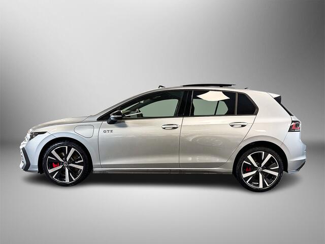 Volkswagen GOLF 1.5 eHybrid 272pk DSG GTE Panoramadak | Trekhaak, wegklapbaar | Head Up display