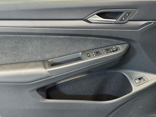 Volkswagen GOLF 1.5 eHybrid 272pk DSG GTE Panoramadak | Trekhaak, wegklapbaar | Head Up display