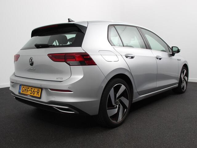 Volkswagen GOLF 1.5 eTSI 150pk DSG Style Navigatie Apple Carplay/Android Auto Parkeersensoren Adaptive Cruise Control Blind Spot Assist Camera Stoel- en stuurverwarming Ledverlichting Virtual Cockpit Lane Assist Climatronic