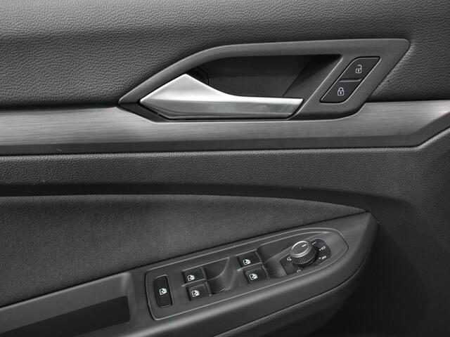 Volkswagen GOLF 1.5 eTSI 150pk DSG Style Navigatie Apple Carplay/Android Auto Parkeersensoren Adaptive Cruise Control Blind Spot Assist Camera Stoel- en stuurverwarming Ledverlichting Virtual Cockpit Lane Assist Climatronic