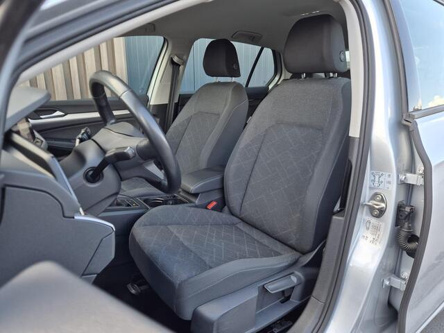 Volkswagen GOLF 1.5 TSI Life Business | BTW | Carplay | Trekhaak | Camera | Navi