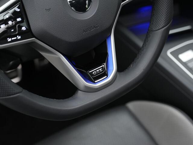 Volkswagen GOLF 1.4 eHybrid 245 pk GTE | Panoramadak | Trekhaak | Leder | Adaptief onderstel | Geheugen-/ventilatiestoel | Head-up display | IQ Light