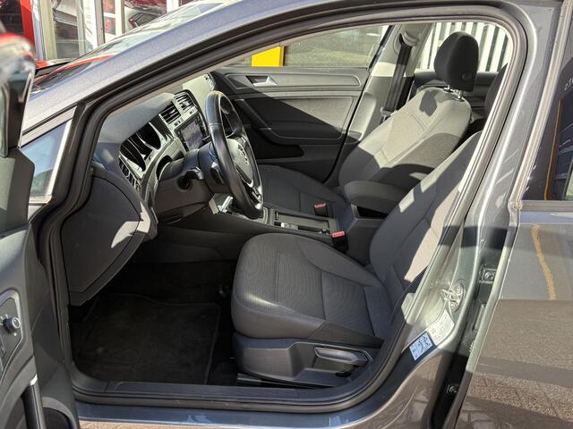 Volkswagen GOLF 1.0 TSI Comfortline Business | NAP | Navigatie | Cruise adaptief | Stoelverwarming | Climate Control | Parkeersensoren | Lichtmetaal |