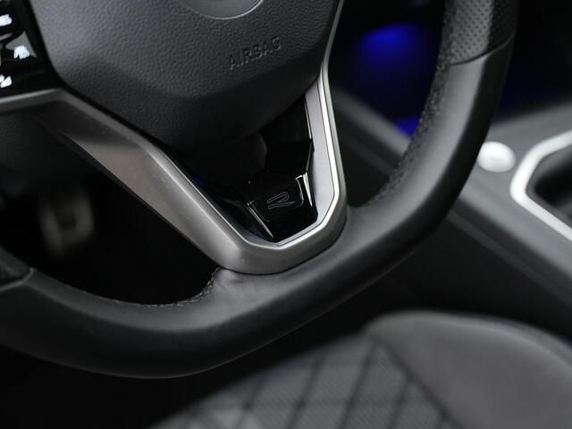 Volkswagen GOLF 1.5 TSI 130 pk R-Line | Adaptive Cruise | Navigatie | Sportonderstel | Keyless Entry | Parkeersensoren voor/achter | Carplay