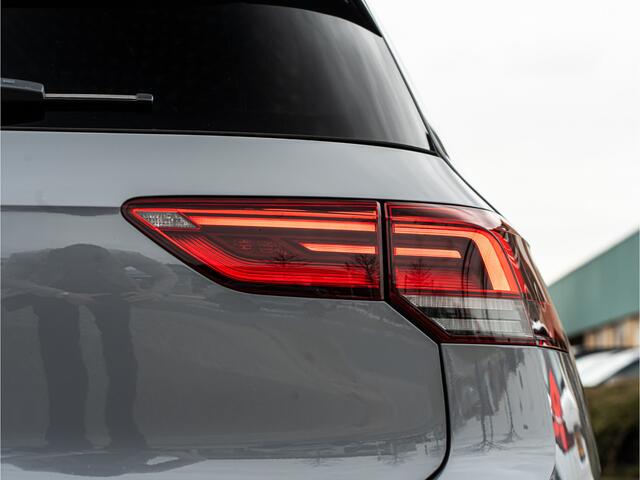 Volkswagen GOLF 1.5 TSI R-Line ORG NL 18 INCH STOELVERW VIRTUAL DASH DODEHOEK