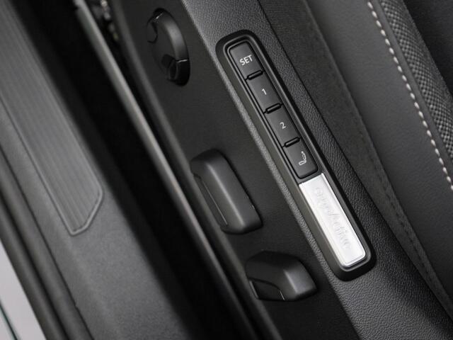 Volkswagen GOLF 1.5eTSI/150PK Style 50 Edition DSG · Panoramadak · Apple/Android Car Play · Massagefunctie · Camera · Garantie t/m 20-11-2026