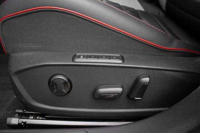 Volkswagen GOLF 2.0 TSI GTI Pano Memory IQ Lights Harman Kardon