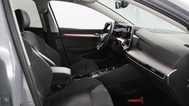 Volkswagen GOLF 1.5 eHybrid 204pk Life Edition DSG / Navigatie via App Connect / Stoel + Stuurverwarming / Panoramadak / Camera