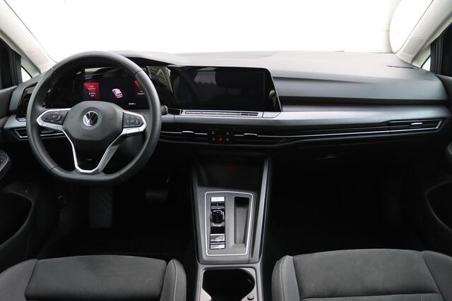 Volkswagen GOLF 1.4 eHybrid Style 204pk DSG6 | IQ.Light | Stoel- en Stuurverwarming | Carplay