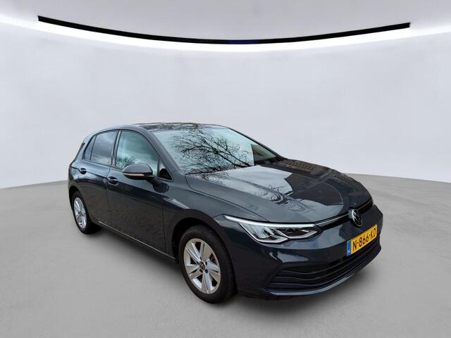 Volkswagen GOLF 1.0 TSI Life Multimedia Trekhaak / Digital cockpit / PDC / App-connect / Apple carplay / LED verlichting / Navigatie