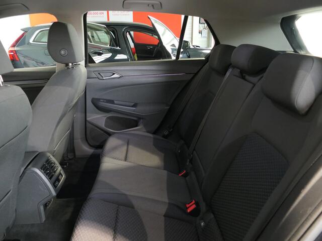 Volkswagen GOLF 1.5 TSI Style - Stoel+ stuurverwarming - Trekhaak - Navi - Apple carplay/ Android auto