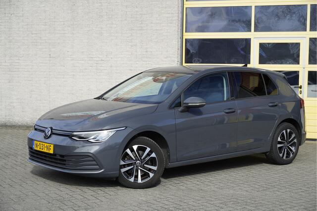 Volkswagen GOLF 1.0 eTSI Automaat! 5drs Life Business BJ2021 Lmv 16" | Led V+A | Pdc | Achteruitrijcamera | App-Connect | Navi | Virtual cockpit | Dashboard verlichting | Climate control | Cruise control | Verwarmd stuur | Verwarmde voorstoelen | Extra getint glas