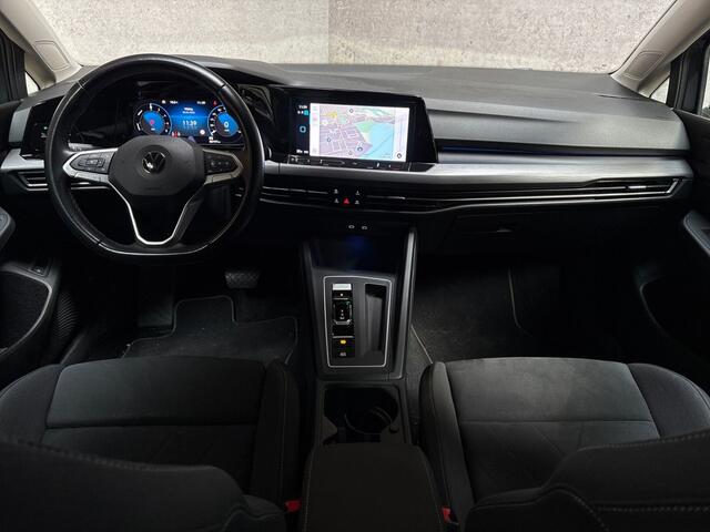 Volkswagen GOLF 1.4 eHybrid GTE 204Pk Automaat (APPLE CARPLAY, GROOT NAVI, CAMERA, MEMORY SEATS, ALCANTARA, KEYLESS, GETINT GLAS, SFEERVERLICHTING, NIEUWSTAAT)