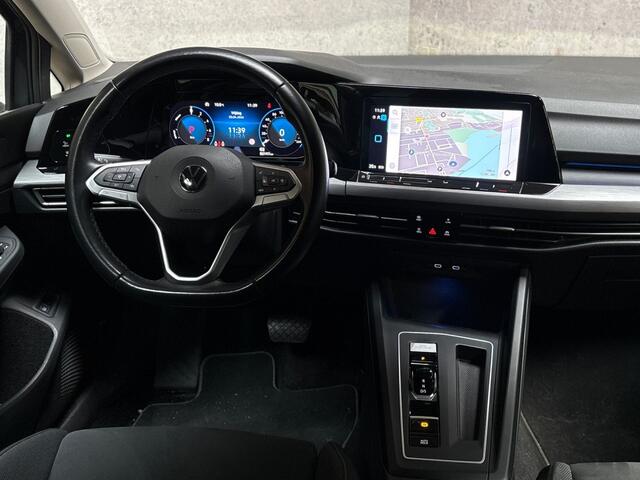 Volkswagen GOLF 1.4 eHybrid GTE 204Pk Automaat (APPLE CARPLAY, GROOT NAVI, CAMERA, MEMORY SEATS, ALCANTARA, KEYLESS, GETINT GLAS, SFEERVERLICHTING, NIEUWSTAAT)