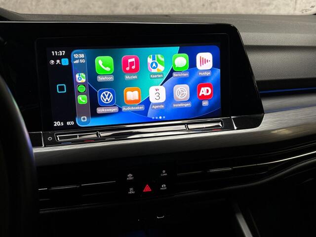 Volkswagen GOLF 1.4 eHybrid GTE 204Pk Automaat (APPLE CARPLAY, GROOT NAVI, CAMERA, MEMORY SEATS, ALCANTARA, KEYLESS, GETINT GLAS, SFEERVERLICHTING, NIEUWSTAAT)