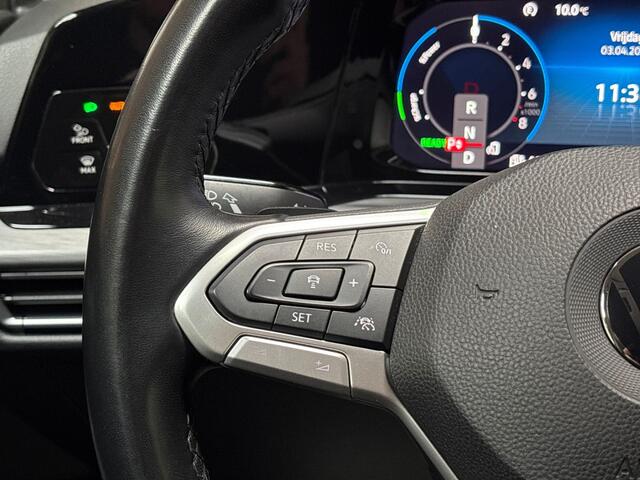 Volkswagen GOLF 1.4 eHybrid GTE 204Pk Automaat (APPLE CARPLAY, GROOT NAVI, CAMERA, MEMORY SEATS, ALCANTARA, KEYLESS, GETINT GLAS, SFEERVERLICHTING, NIEUWSTAAT)