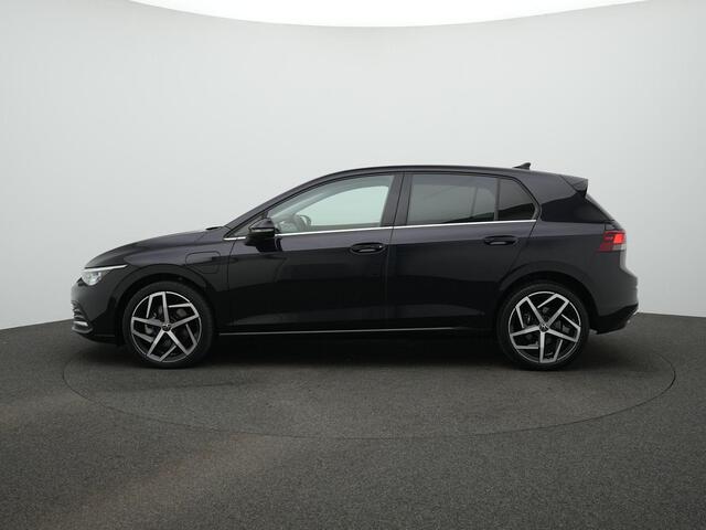 Volkswagen GOLF 1.4 eHybrid 204 pk Style | Geheugen-/massagestoel | Stuur-/stoelverwarming | Achteruitrijcamera | Adaptive Cruise