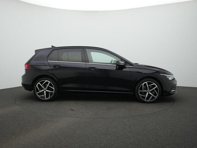 Volkswagen GOLF 1.4 eHybrid 204 pk Style | Geheugen-/massagestoel | Stuur-/stoelverwarming | Achteruitrijcamera | Adaptive Cruise