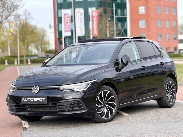 Volkswagen GOLF 1.5 eTSI 150pk Pano Navi ACC IQ Light Sfeerverlichting