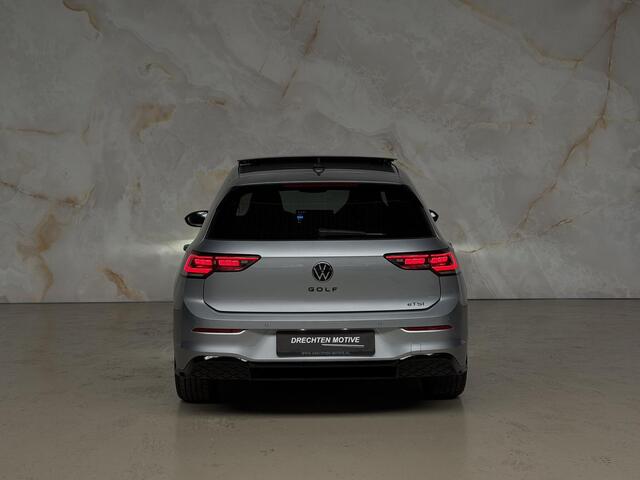 Volkswagen GOLF 1.5 eTSI R-Line / Pano / Camera