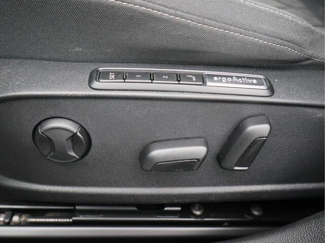 Volkswagen GOLF Variant 1.5 eTSI Style/ automaat/ lage km/ trekhaak!