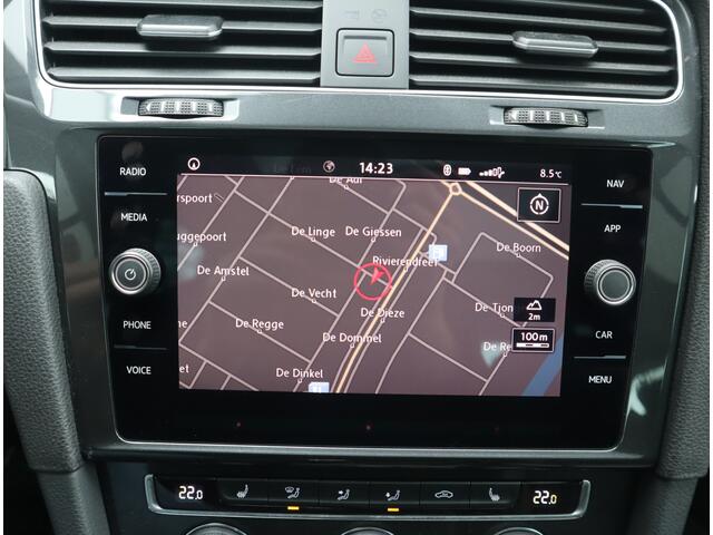 Volkswagen GOLF Variant 1.5 TSI Comfortline Business Navi / Pano / ACC / Trekhaak BTW Auto