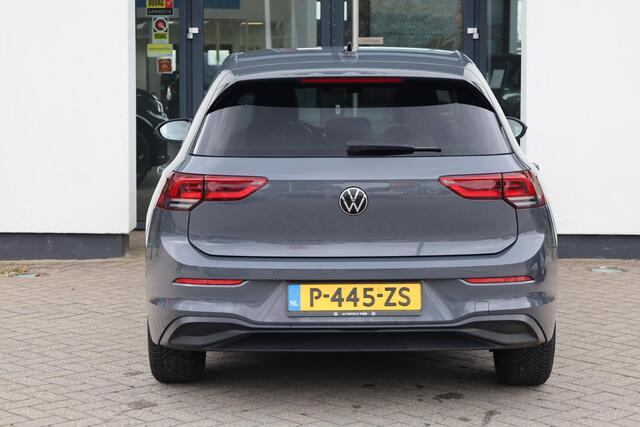 Volkswagen GOLF 1.0 TSI Life Privacy glas, Ergo stoelen achteruitrijcamera (rear view), 3-zone climatronic, sfeerverlichting