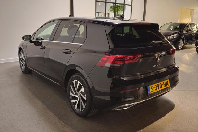Volkswagen GOLF 1.4 eHybrid Style - Stoel/Stuurverwarming - Massagefunctie - Adaptive Cruise - Apple Carplay/Android auto Geheugenfunctie stoel/spiegels - Virtual Cockpit