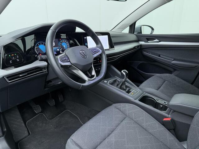 Volkswagen GOLF 1.0 TSI Life | 110 PK | Achteruitrijcamera | Navigatiesysteem | Adaptive cruise control |