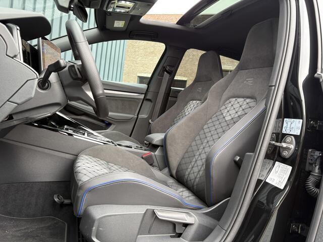 Volkswagen GOLF 1.5 eTSI R-Line Edition | Panodak | IQ Light | Trekhaak wegkl. | Harman/Kardon | Head Up | Prijs Rijklaar!!