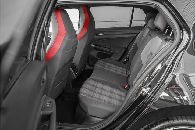Volkswagen GOLF 2.0 TSI GTI IQ Light ACC Stoelverw Camera 19"