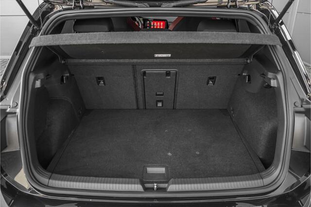 Volkswagen GOLF 2.0 TSI GTI IQ Light ACC Stoelverw Camera 19"