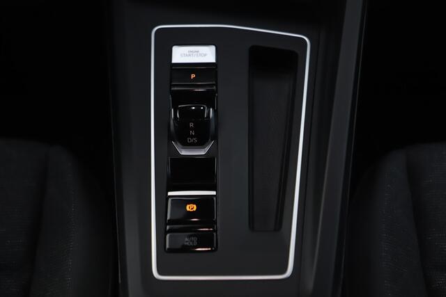 Volkswagen GOLF Variant 1.0 eTSI Life Automaat Virtual Cockpit Navigatie Draadloos Carplay Android Stuur & Stoelverwarming