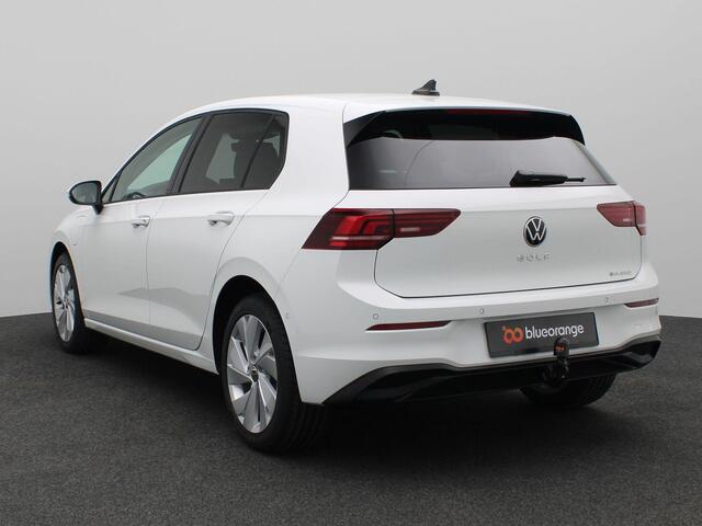 Volkswagen GOLF 1.5 eHybrid Life Edition 204PK DSG Trekhaak, Memorystoel, Ergo Active Stoelen, 17" LM Velgen, Keyless, Side Assist, Stoel-Stuurverwarming, Navi via Apple Carplay/Android Auto