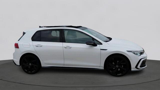 Volkswagen GOLF 1.5 eTSI R-Line Business | Black Style | Panoramadak | 18" |