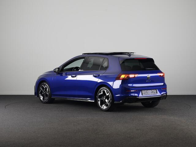 Volkswagen GOLF 1.5 eTSI R-Line Edition 150 pk Automaat (DSG) | Verlengde garantie | Navigatie via App | Panoramadak | Parkeersensoren | Achteruitrijcamera | Stoelverwarming |