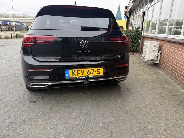 Volkswagen GOLF 1.5 eTSI Oranje Edition Carplay - Stuur en Stoelverwarming - Full Options -