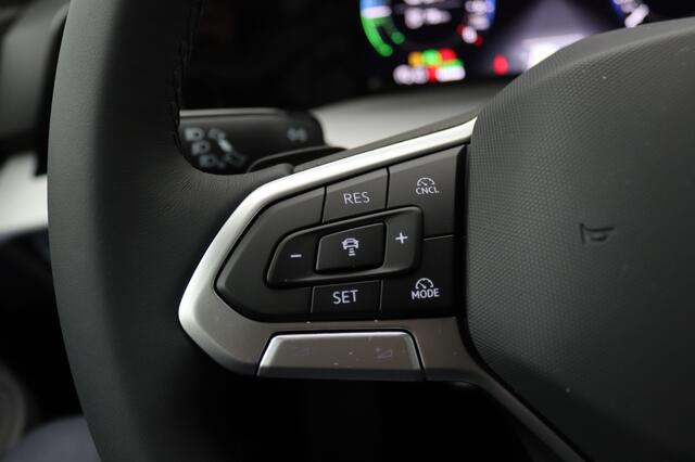 Volkswagen GOLF 1.5 eHybrid Life Edition 204PK DSG Navi via Apple Carplay/Androi