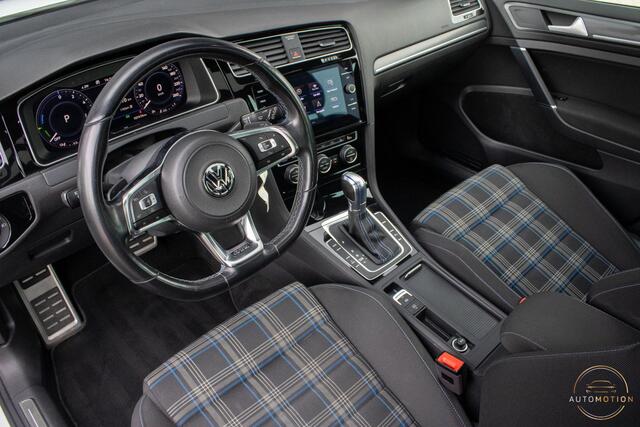Volkswagen GOLF 1.4 TSI PHEV GTE PANO STOELVERWARMING CAMERA